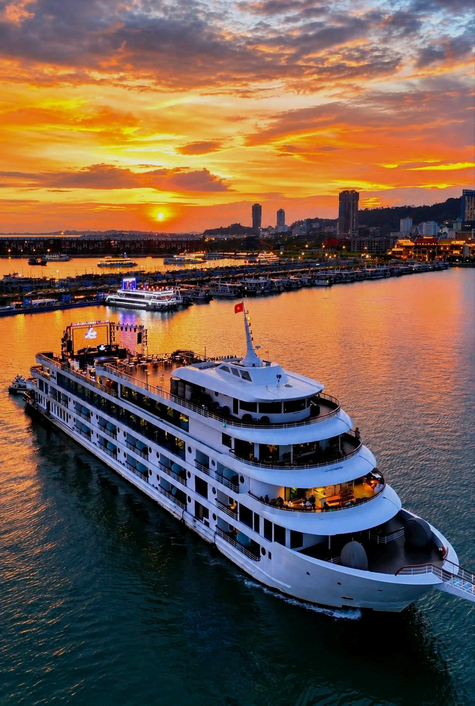 Ha Long Bay Cruise