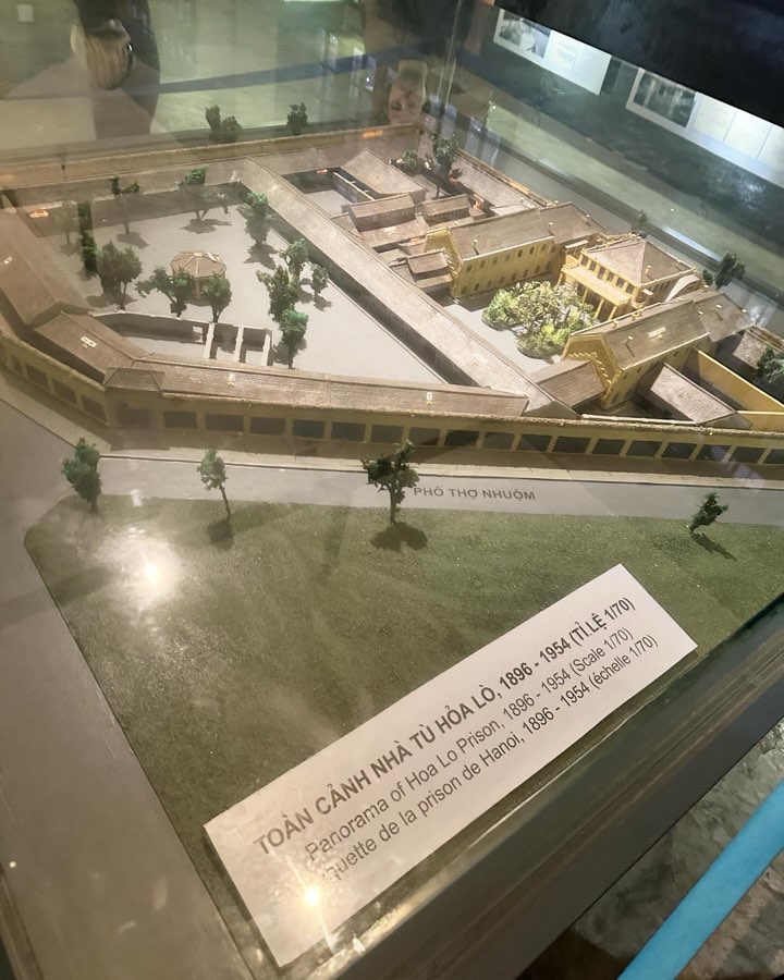 panorama-of-hoa-lo-prison