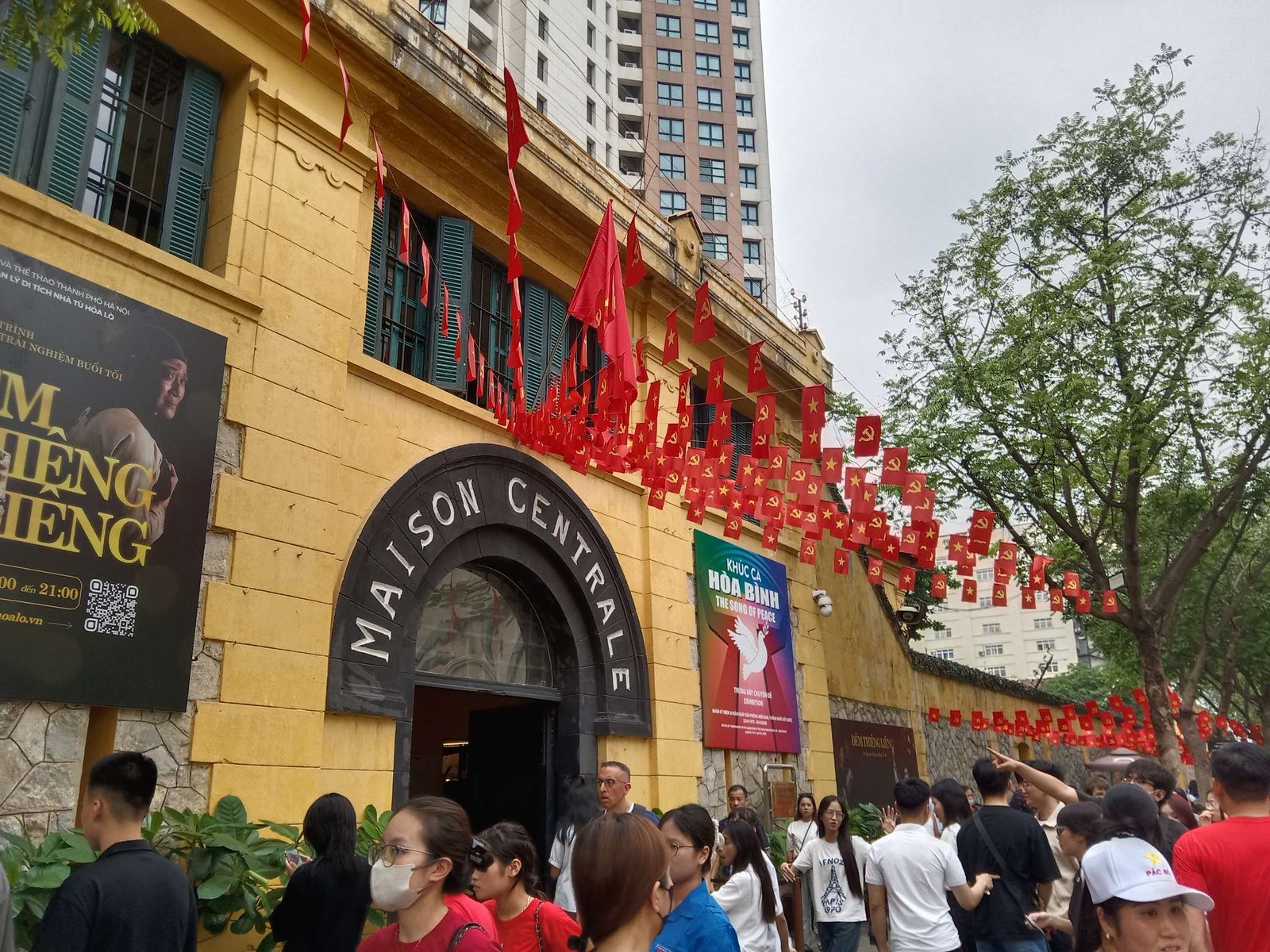 Hoa Lo Prison