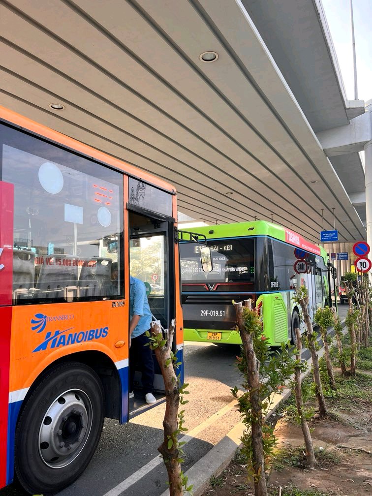Airport bus at noi bai
